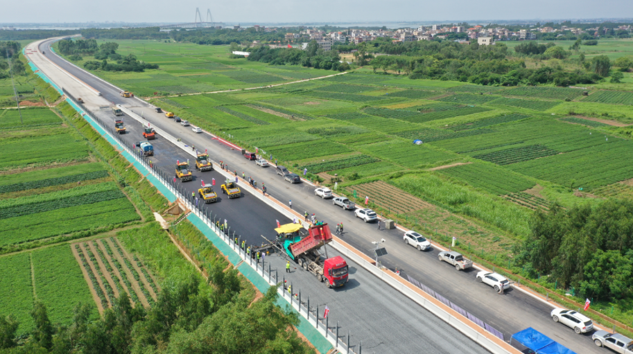 建設(shè)?邁進(jìn)‖薪火相傳，續(xù)寫(xiě)奮進(jìn)篇章